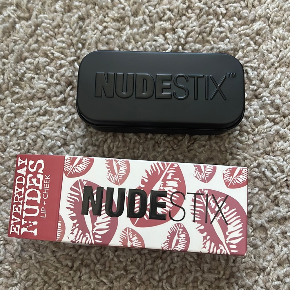 Nudestix 3 in 1 lip color, lip liner, cheek blush